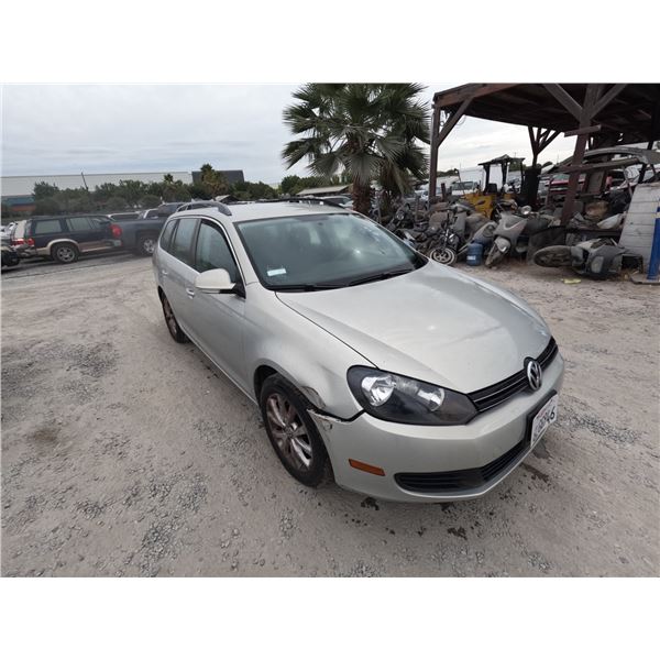 VOLKS JETTA SPORTWAGEN 2010 T
