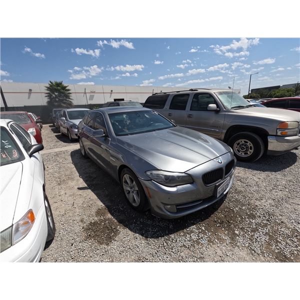 BMW 528I 2011 T