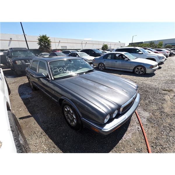JAGUAR XJ8 2000 T-DONATION