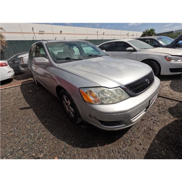 TOYOTA AVALON 2002 SALV T/DONATION