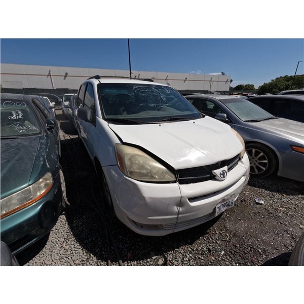 TOYOTA SIENNA 2005 T