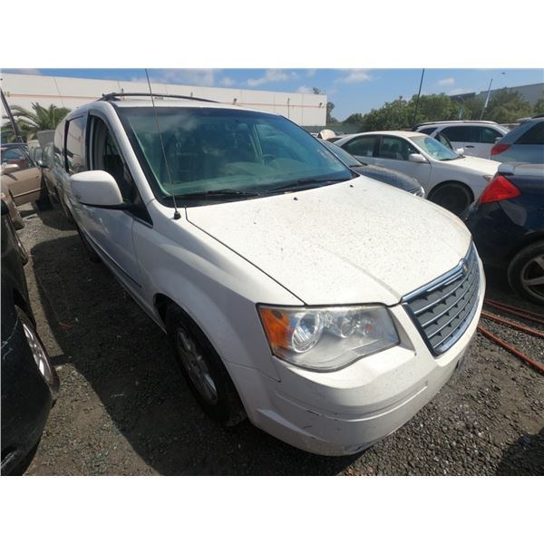 CHRYSLER T&C 2010 ADT-DONATION