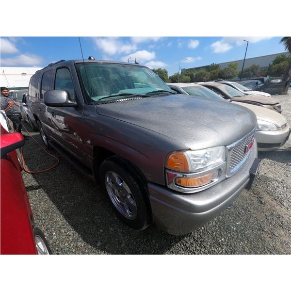 GMC YUKON XL 2005 T-DONATION