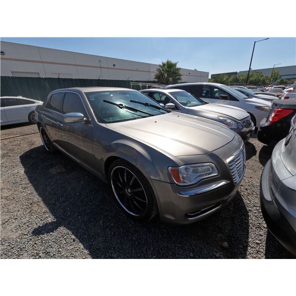 CHRYSLER 300 2014 O/S-TITLE