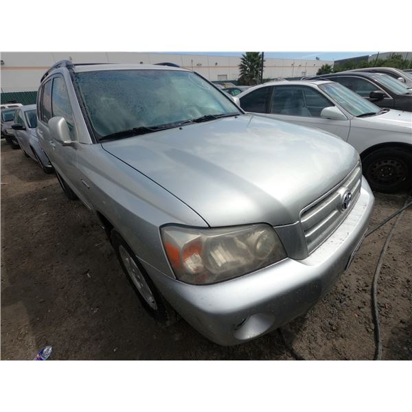 TOYOTA HIGHLANDER 2005 O/S T-DONATION