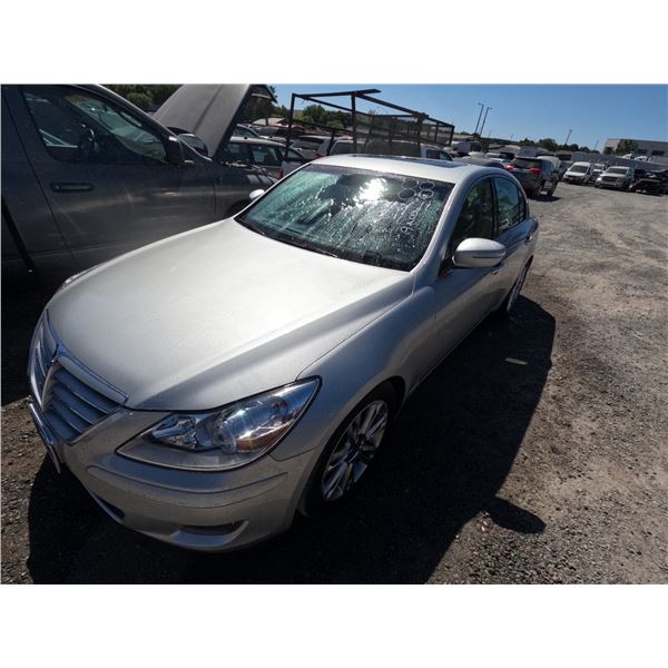 HYUNDAI GENESIS 2009 SALV/T