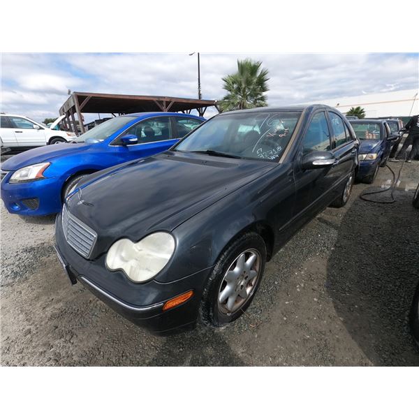 MERCEDES C CLASS 2001 T-DONATION