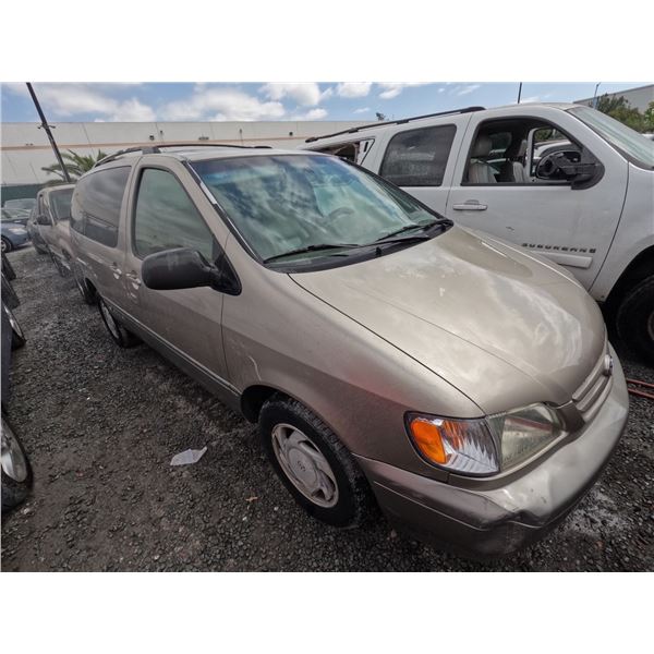 TOYOTA SIENNA 2003 ADT-DONATION