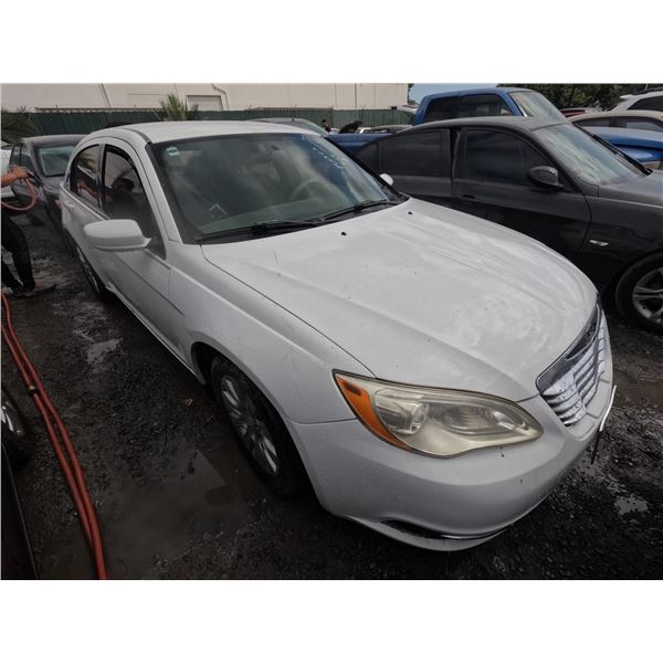 CHRYSLER 200 2011 SALV T/DONATION