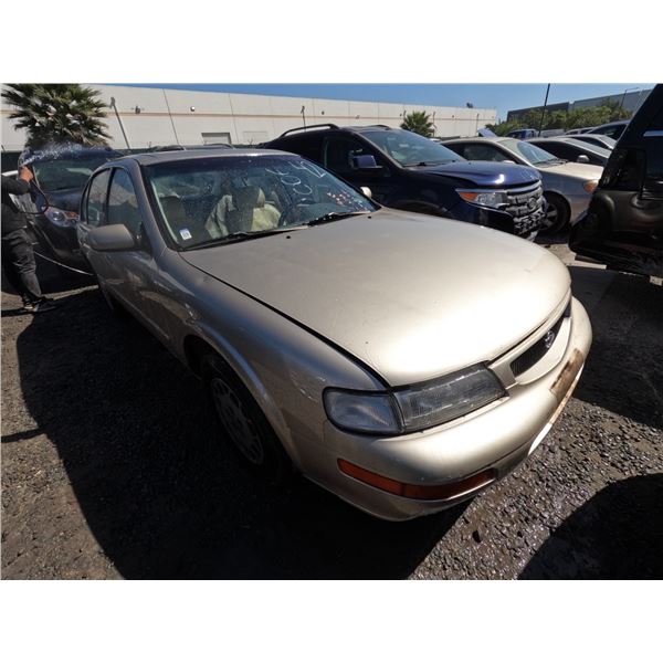 NISSAN MAXIMA 1995 T-DONATION