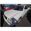 Image 2 : MERCEDES E CLASS 1999 T-DONATION