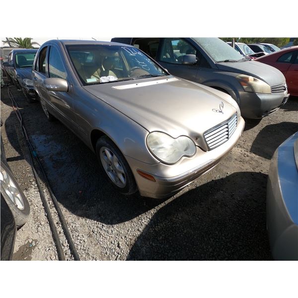 MERCEDES C CLASS 2002 T-DONATION