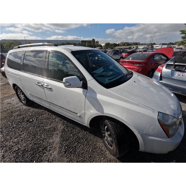 KIA SEDONA 2012 O/S-TITLE