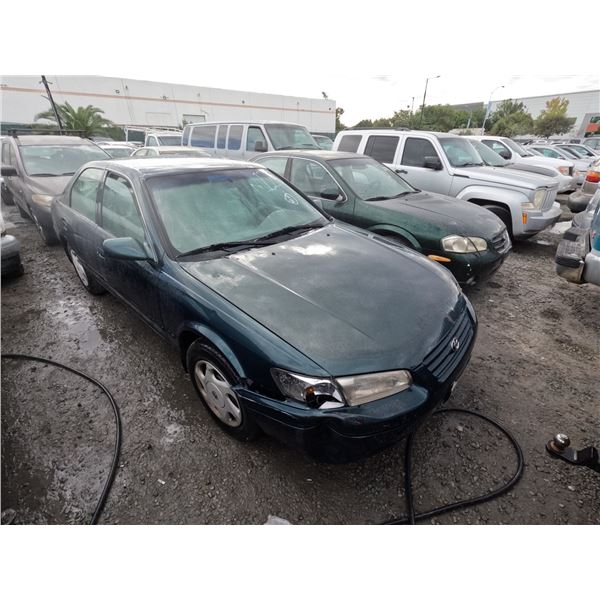 TOYOTA CAMRY 1998 T