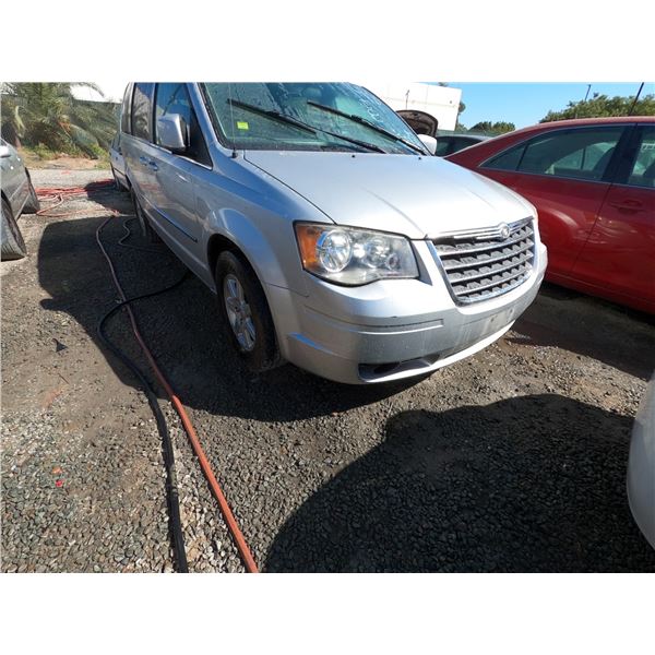 CHRYSLER T&C 2010 ADT-DONATION