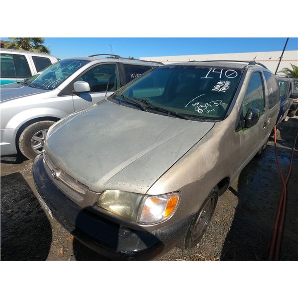 TOYOTA SIENNA 2000 ADT-DONATION