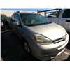 Image 1 : TOYOTA SIENNA 2004 ADT-DONATION