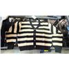Image 2 : LEVIS MEDIUM SWEATERS *4 PCS*