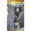 Image 2 : LEVIS 505TM REGULAR STRAIGHT JEANS *SIZE 32 30 - 2 PAIRS*