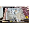 Image 2 : LEVIS 501 SHORTS *SIZE 33,34 - 2 PAIRS*