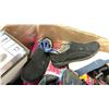 Image 4 : PALLET OF MENS, WOMENS & CHILDRENS SHOES *MUST TAKE ALL*