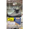 Image 1 : *NEW* (1) PAIR OF BLUNDSTONE ELASTIC SIDED BOOTS SIZE 7M/9W