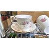 Image 3 : 6 CONNOISSEUR FINE BONE CHINA CUPS, 2 TEA CUPS & SAUCERS, 1 ROYAL ALBERT PLATE