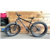 Image 2 : NO NAME BLACK 3 SPEED BIKE WITH OVERSIZE TIRES
