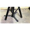 Image 2 : TRIPOD