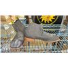 Image 3 : SHOE DRYER/DEODORIZER & SIZE 40 COWBOY BOOTS
