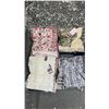 Image 2 : SHELF OF ASSORTED STYLE SCARVES
