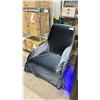 Image 2 : GREY ARMCHAIR WITH COVER