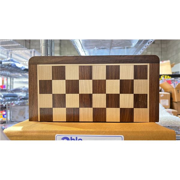 FOLDING WOODEN CHESS BOARD WITH CHESS PIECE STORAGE INSIDE