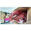 Image 3 : PALLET OF HOME GOODS - PLASTIC WREATHS, WOODEN WREATHS, DECOR WREATHS & MORE *MUST TAKE ALL ON