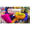 Image 2 : PALLET OF HOME GOODS - CHILDREN'S POOL TOYS, LIFE JACKETS, SHOVELS, BATTING TEE, JUMP AROUND SETS,