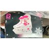 Image 2 : PALLET OF MENS, WOMENS & CHILDRENS SHOES *MUST TAKE ALL ON PALLET*