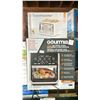 Image 2 : SMALL APPLIANCES INCLUDING - RICE COOKER, BLENDER, TOASTER & GOURMIA 14 QT AIR FRYER OVEN
