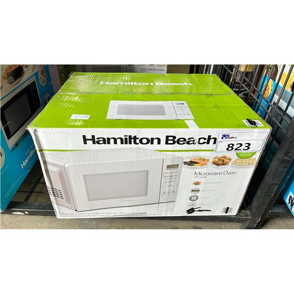 HAMILTON BEACH 0.7 CU. FT CAPACITY MICROWAVE OVEN