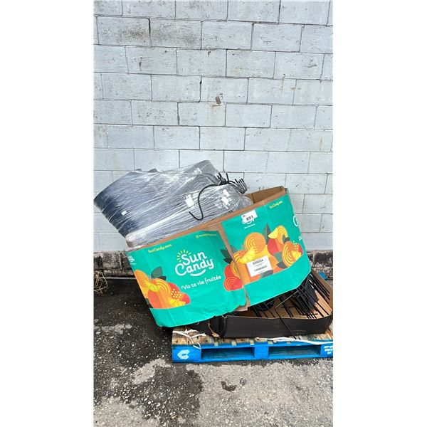 PALLET OF PLANTER POTS, PLANT SHEPHERD HOOKS, HOSE REELS & MORE