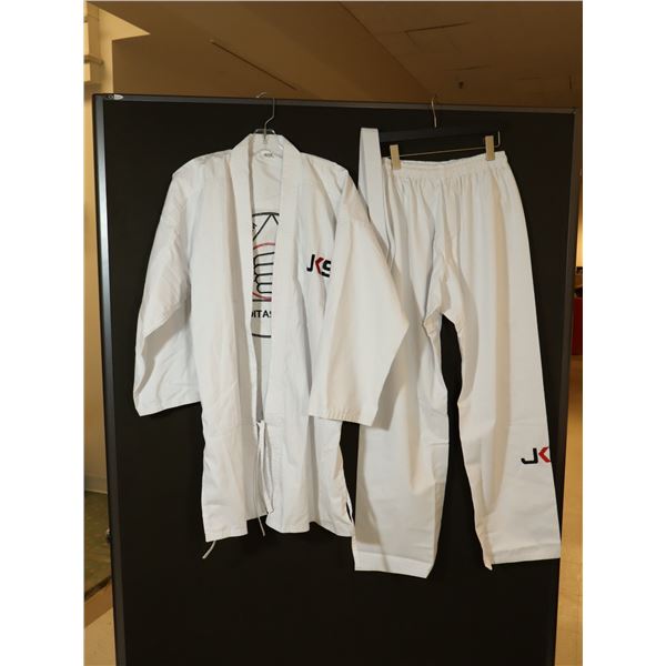 UNIFORME DE KARATÉ GR: 4/170 BLANC LOGO JKS