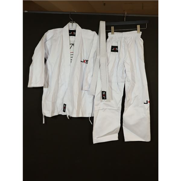UNIFORME DE KARATÉ GR: 1/140 BLANC LOGO JKS