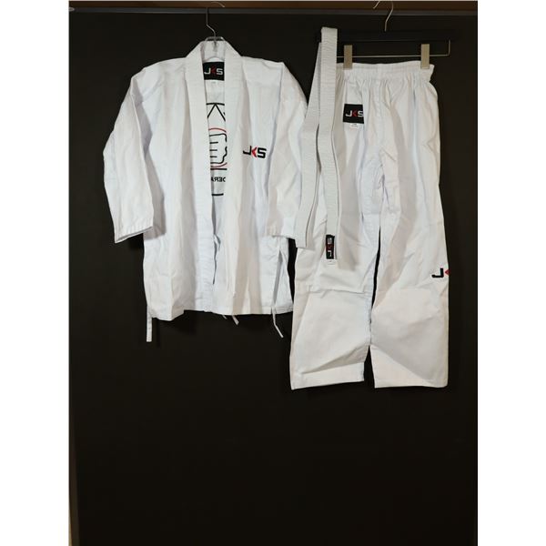 UNIFORME DE KARATÉ GR: 1/140 BLANC LOGO JKS