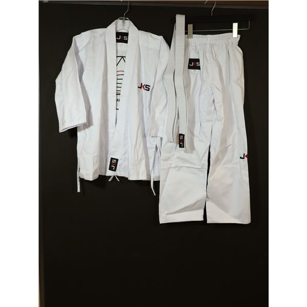 UNIFORME DE KARATÉ GR: 1/140 BLANC LOGO JKS