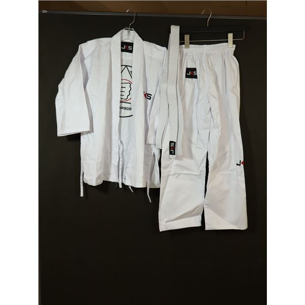 UNIFORME DE KARATÉ GR: 1/140 BLANC LOGO JKS