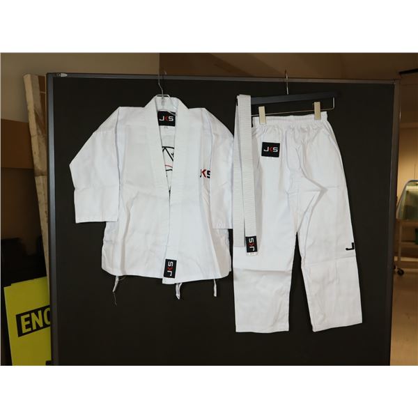 UNIFORME DE KARATÉ GR: 0/120 BLANC LOGO JKS