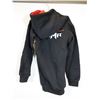 Image 2 : CHANDAIL KANGOUROU (JR HOODIE) DENSE JERSEY POUR ENFANTS LOGO JKS/TEAM MMA NOIR/ROUGE GR YM