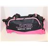 Image 1 : SAC DE SPORT LOGO JKS MARTIAL ARTS ROSE/NOIR