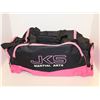 Image 1 : SAC DE SPORT LOGO JKS MARTIAL ARTS ROSE/NOIR