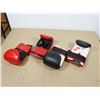 Image 2 : LOT: 2 PAIRE DE GANTS DE BOXE LOGO JKS NOIR/ROUGE ET NOIR/BLANC GR: ASST