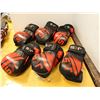 Image 1 : LOT: 6 PAIRE DE GANTS DE BOXE LOGO JKS NOIR/ROUGE GR: ASST